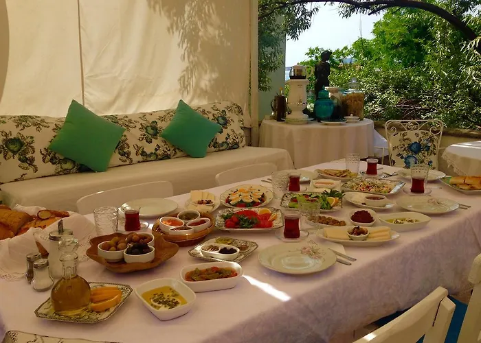 Florina Gæstehus Ayvalı